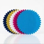 Disques de Décoration en Feutre Scallopés – Couleurs Vives & Modernes