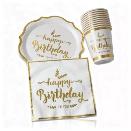 Assiette blanche élégante à bord ondulé